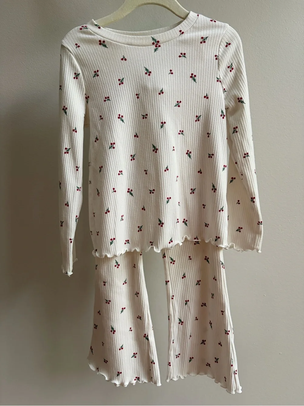 Cat & Jack Cream Ribbed Cherry Set